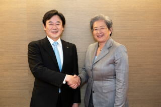 kddi1.jpg